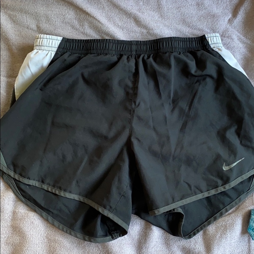 NIKE DRI-FIT RUNNING SHORTS
